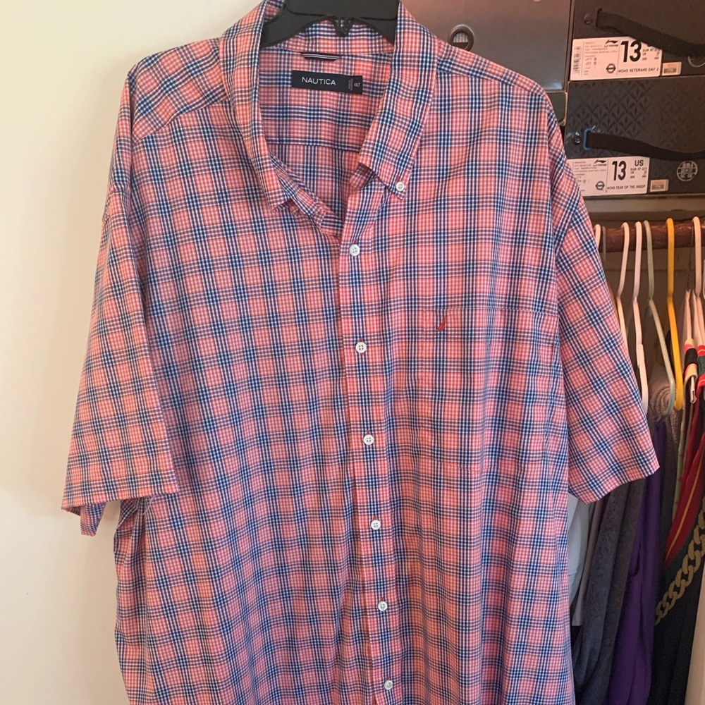 NAUTICA SHORT SLEEVE BUTTON SHIRT. RED AND BLUE PLAID. SIZE 4xl.